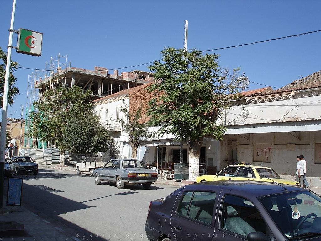 LE TELAGH EX CAFE L ESCALE 02.jpg